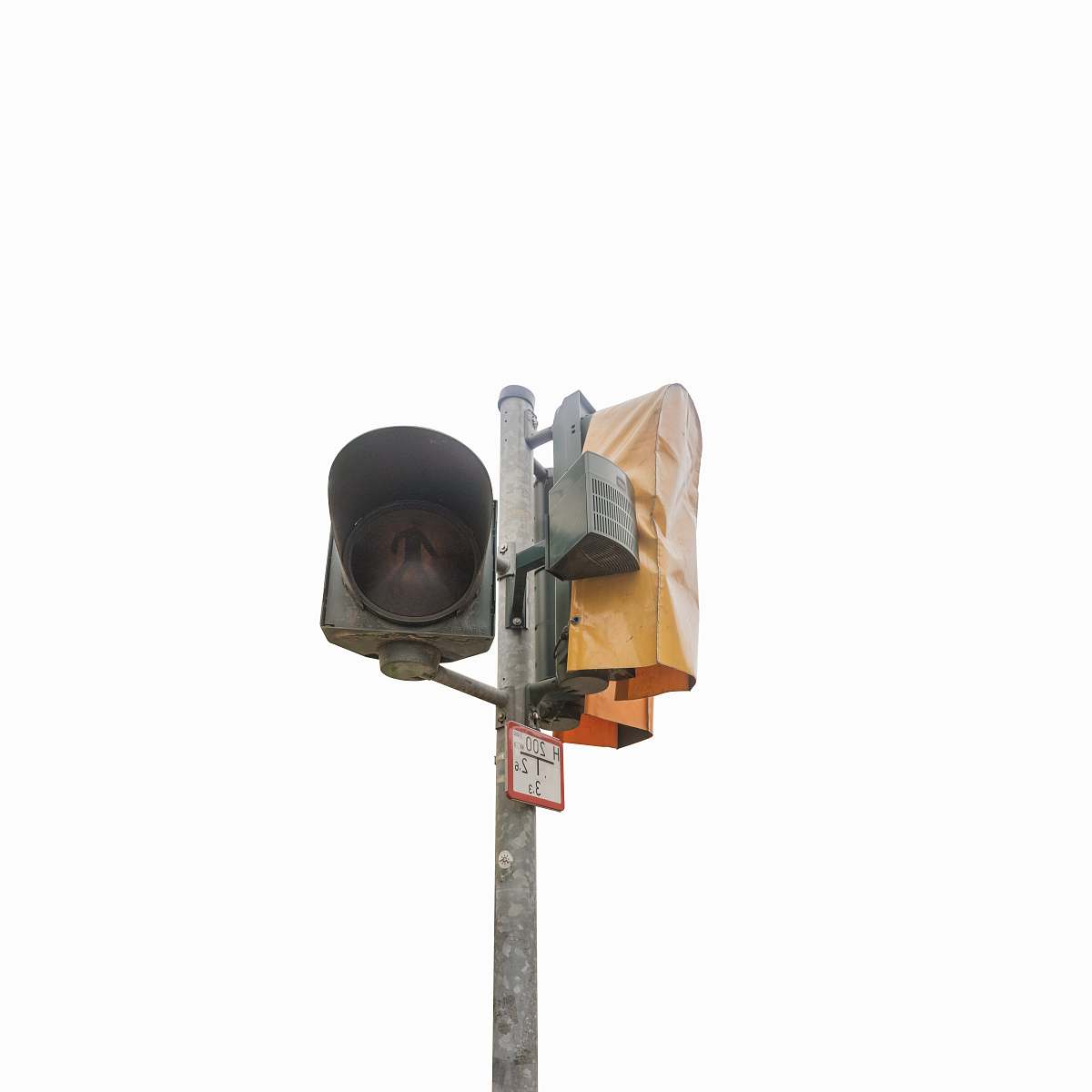 traffic light gray metal traffic light turned-off during daytime urban